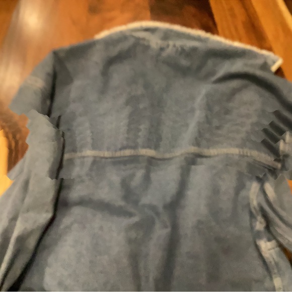 Denim barn jacket. - Picture 2 of 4